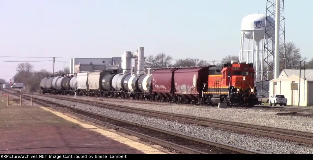 BNSF YCEI101 reverses to the CN 